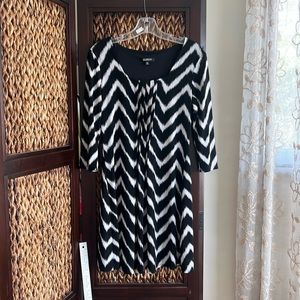 Glamour Dress 8P black white chevron pattern classy cute 3/4 sleeve